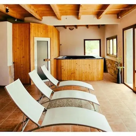 Casa de vacances Gemuetlicher Ferienbungalow Isabena By Interhome *